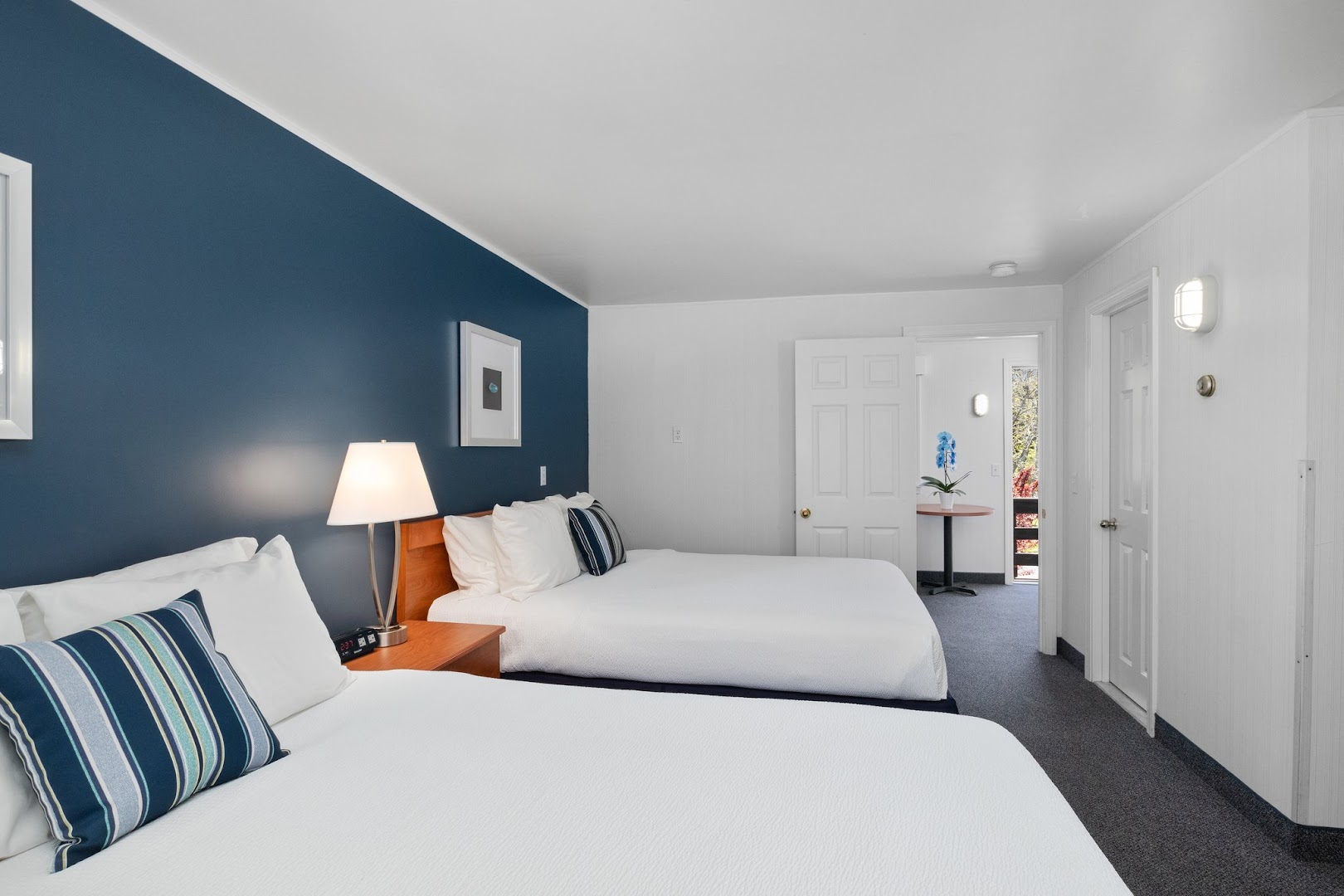 Even'tide Resort & Cottages image 2